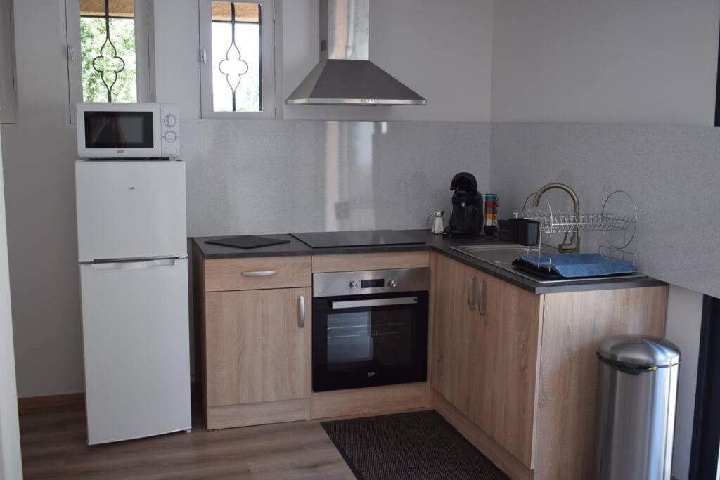 Appartement Neuf Et Independant Dans Rez-De-Villa Vallauris Eksteriør bilde